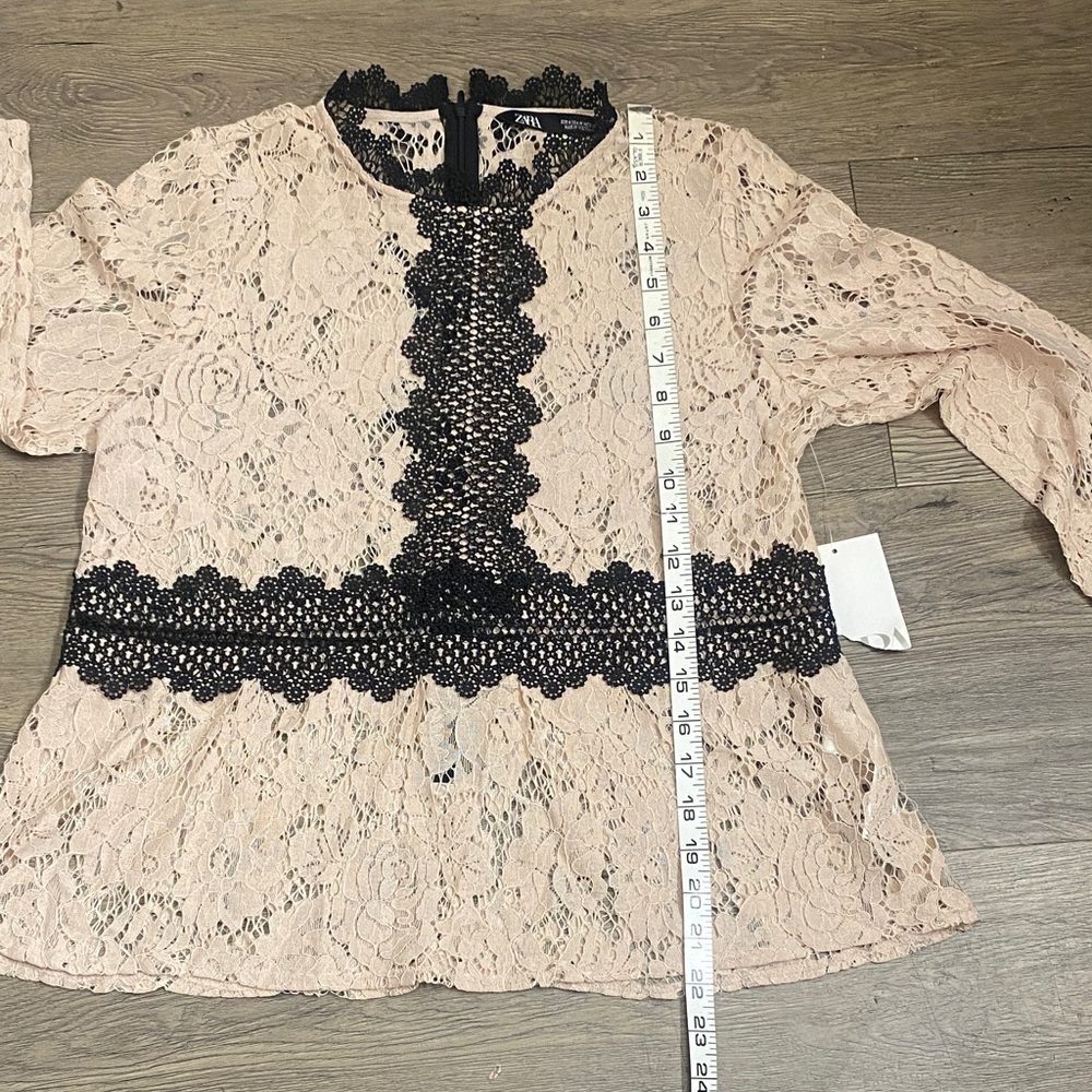 NWT Zara Lace Peplum Blouse in Cream and Black - Picture 4 of 11